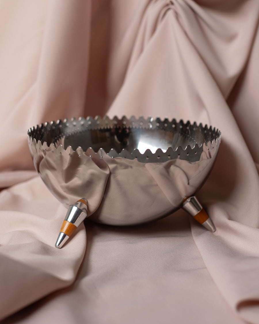 Postmodernistinis Alessi Chimu dubuo, sukurtas dizainerės Joanna Lyle