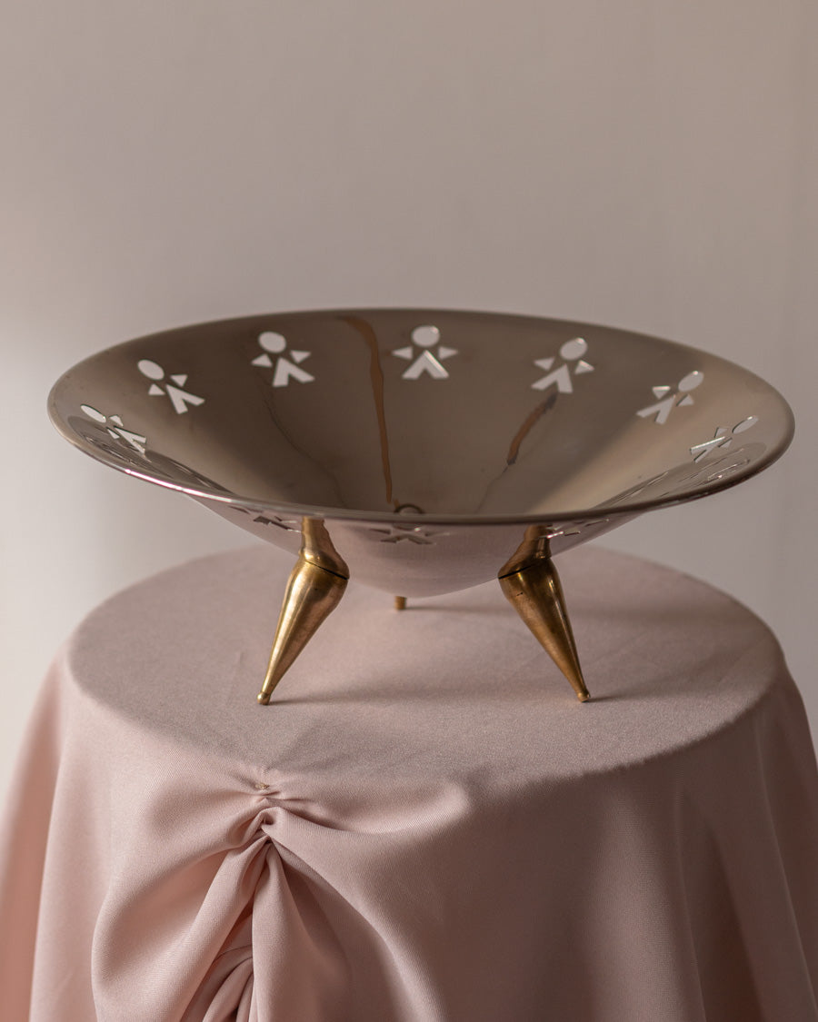 Vintažinis dubuo ant žalvarinių kojelių