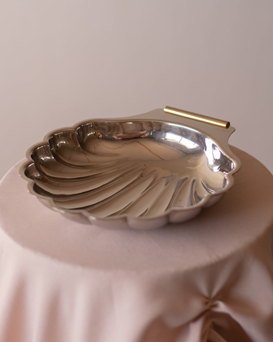 Vintažinis kriauklės formos dubuo su aukso dekoru - mažesnis