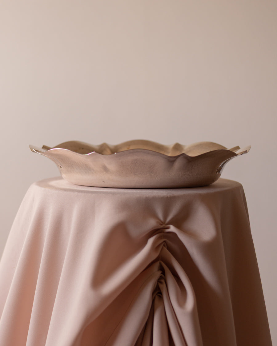 Ovalo formos sidabru dengtas kalinėtas dubuo