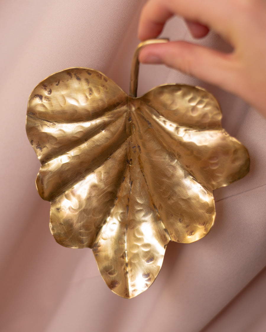 Dekoratyvi lėkštutė - lapelis pagaminta iš žalvario 2
