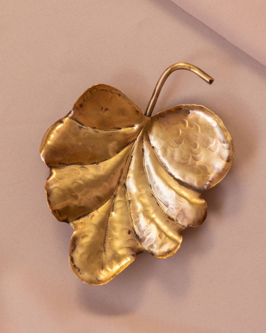 Dekoratyvi lėkštutė - lapelis pagaminta iš žalvario 1