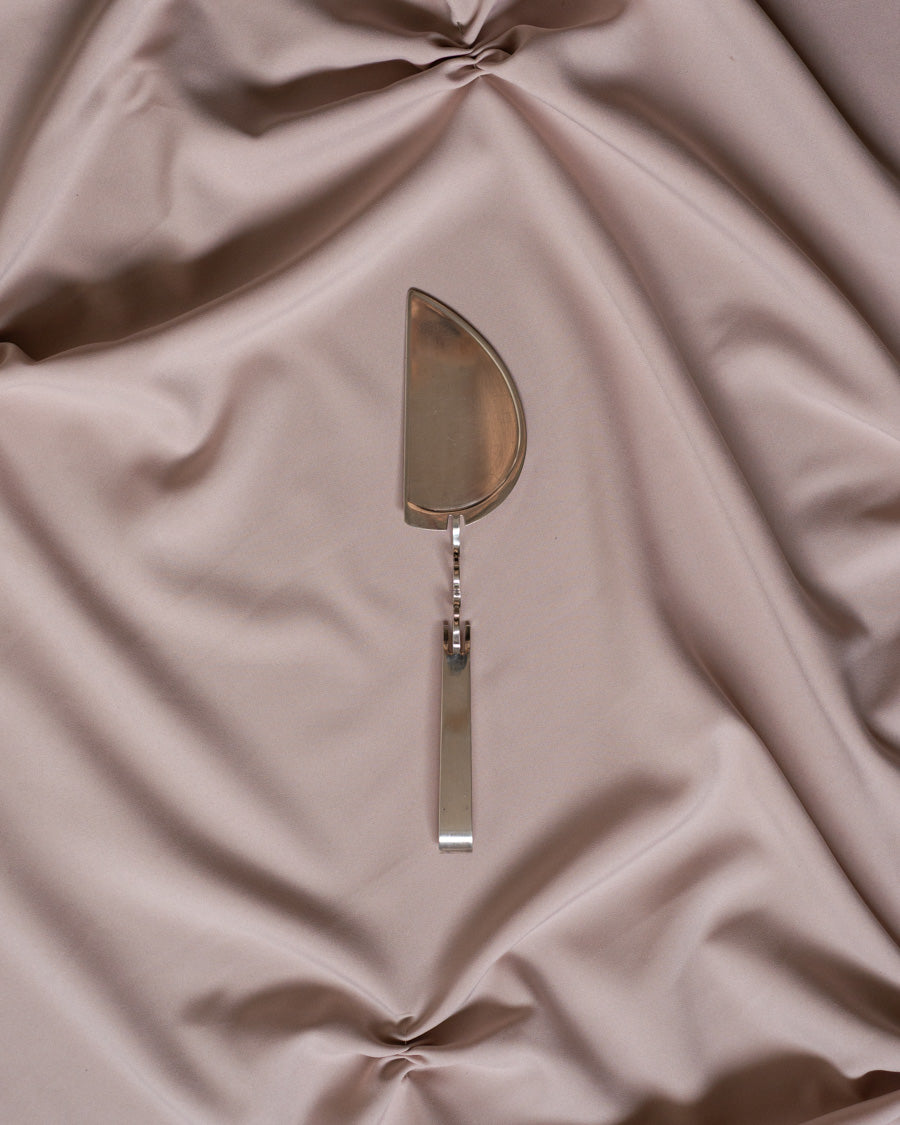 Brutalistinio dizaino, sidabru dengta Rosenthal torto mentelė