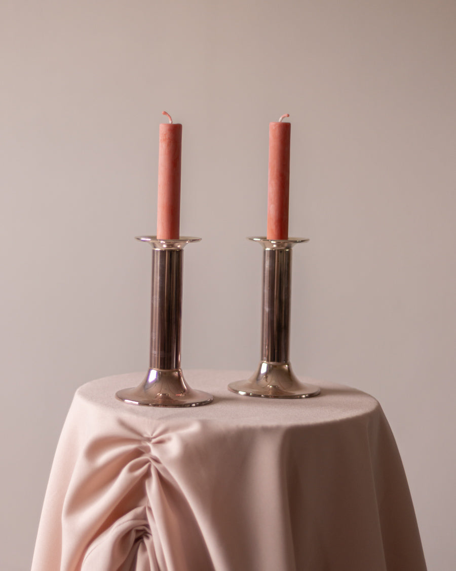 2 sidabru dengtos žvakidės