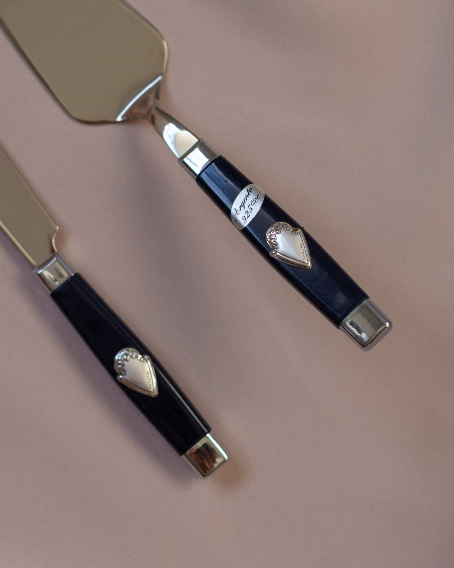 Nerūdijančio plieno torto įrankiai su sidabrinėmis dekoracijomis