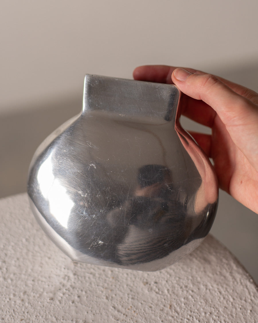 Geometriška mažesnė vazelė