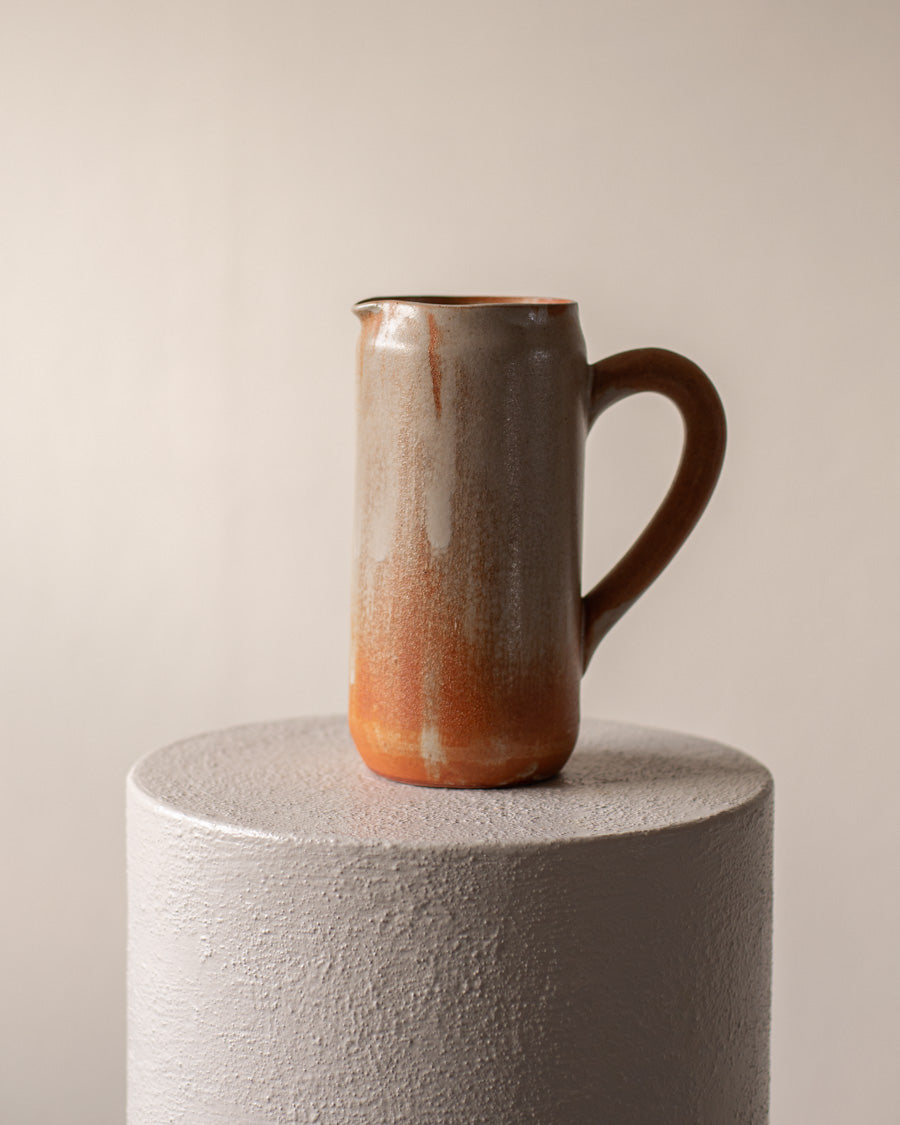 Akmens masės keramikos ąsotis