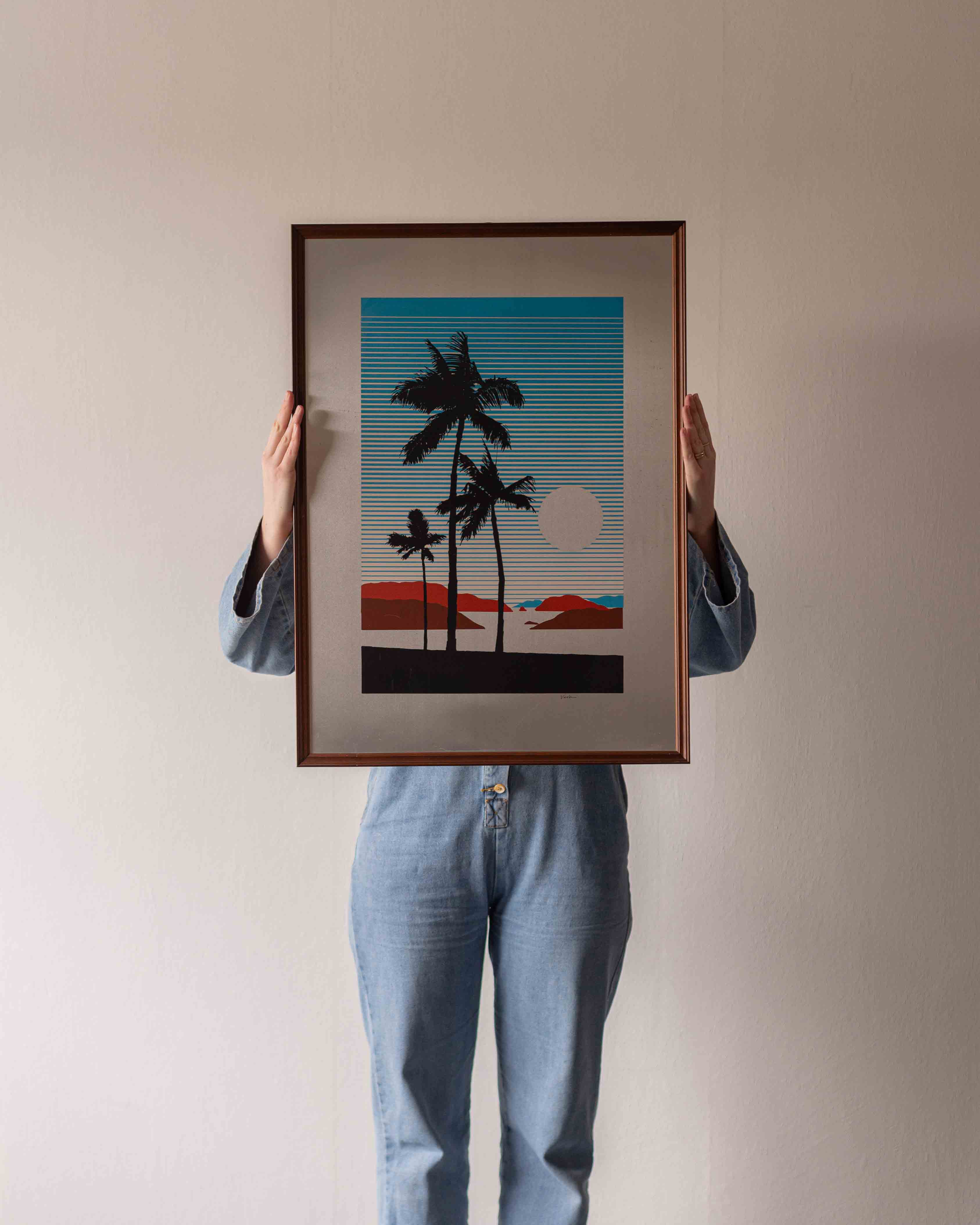 Vaporwave estetikos, metalizuotas paveikslas su palme