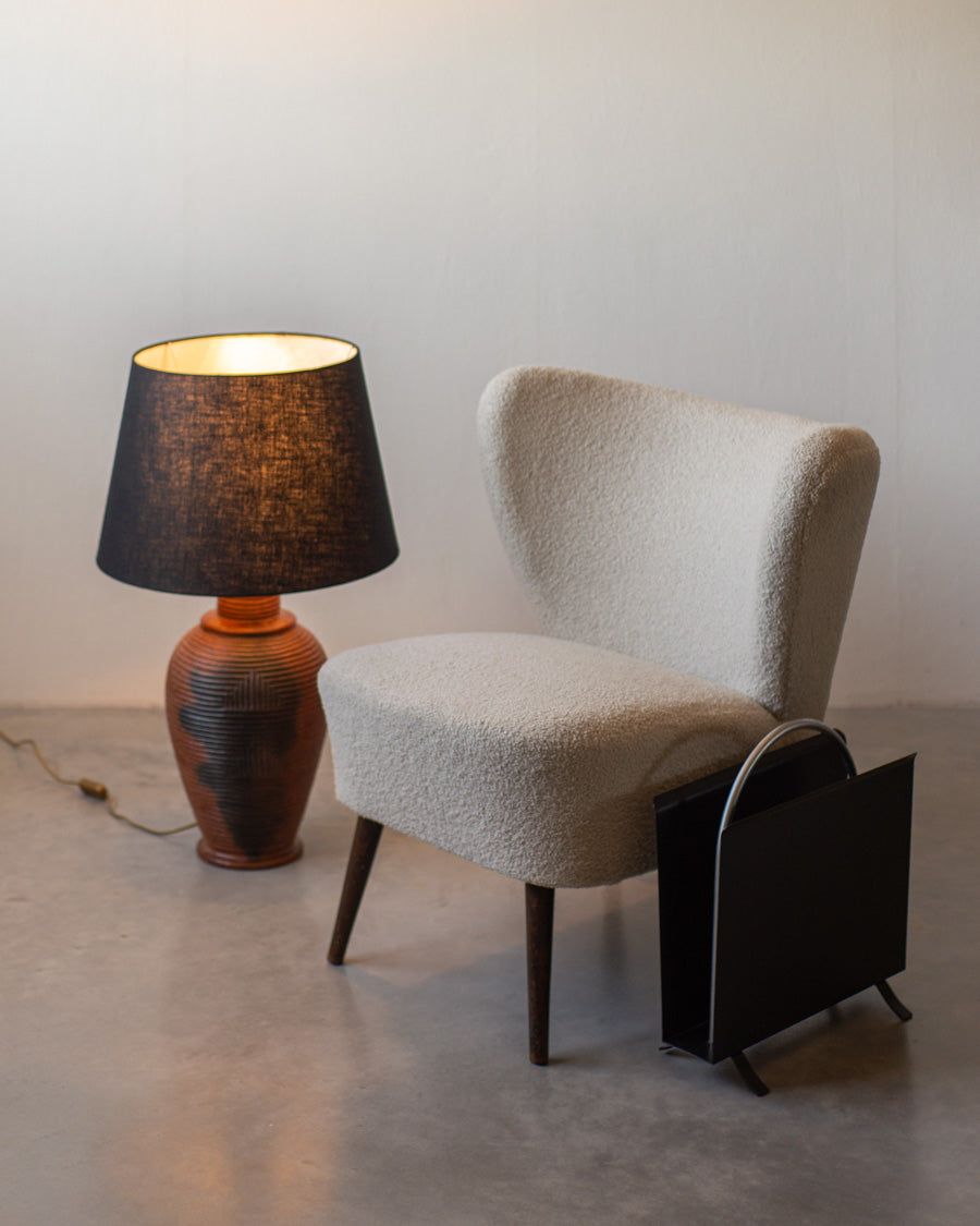 Vintažinis keramikinis šviestuvas su juodos spalvos gaubtu