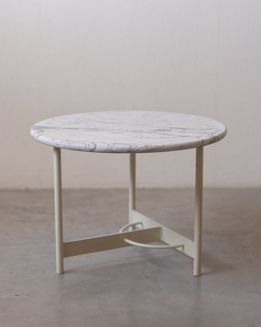 Šoninis staliukas su marmuriniu viršumi