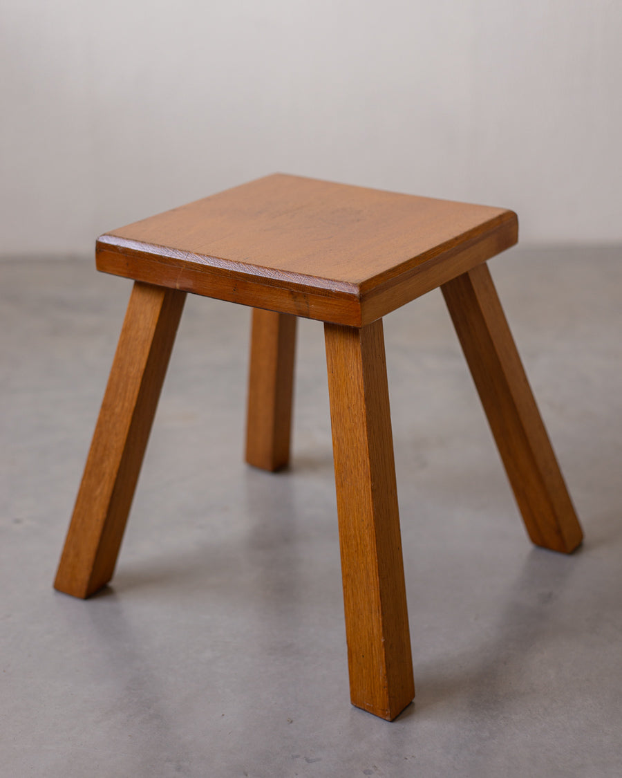 Vintažinė medžio masyvo kėdutė