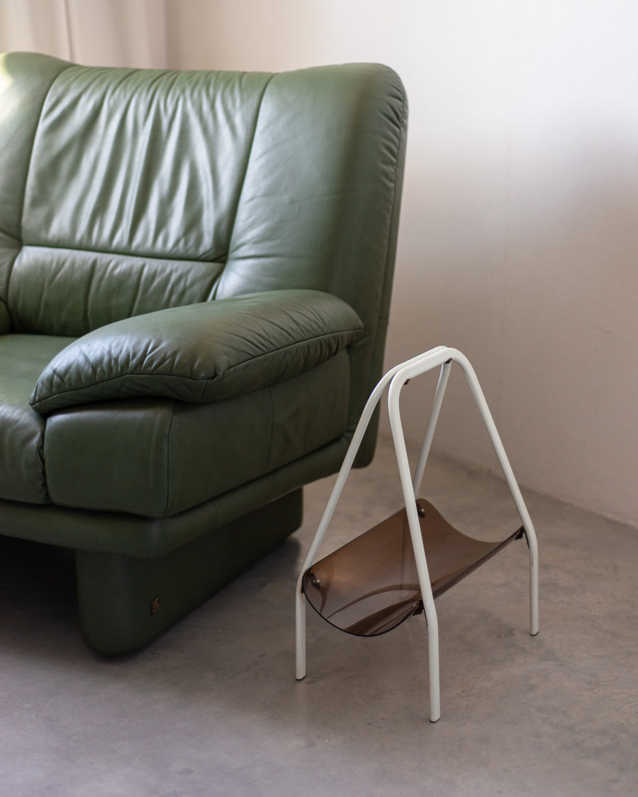 Vintažinė itališka žurnalinė su akriliniu stiklu ir metalinėmis kojelėmis